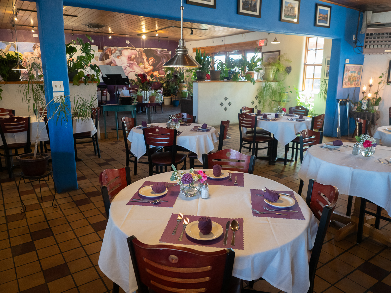 Ken'z Cuisine Interior 18