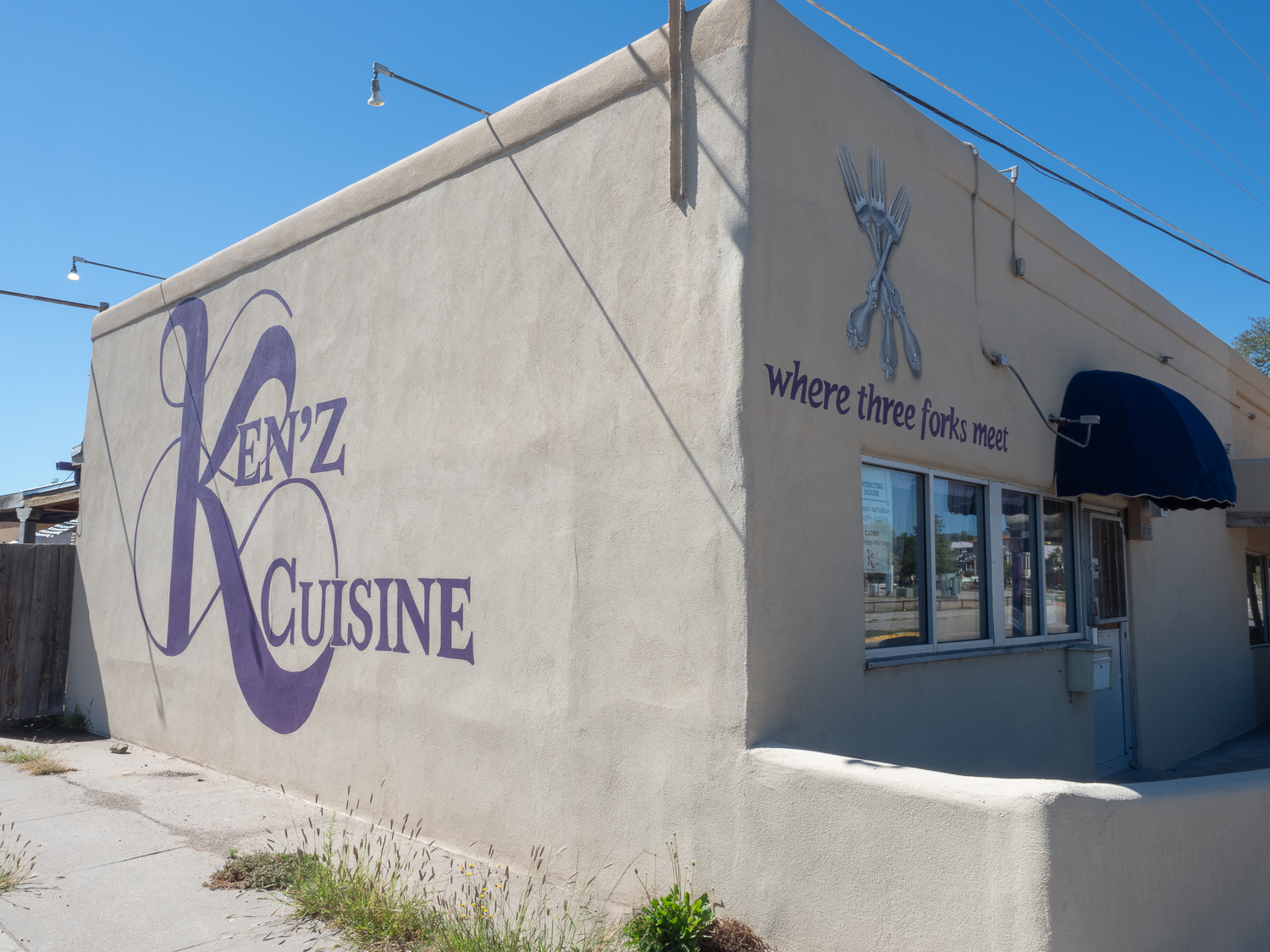 Ken'z Cuisine Exterior